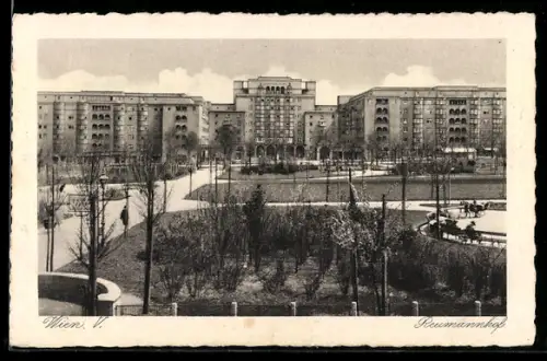AK Wien, Reumannhof, Blick über den Park