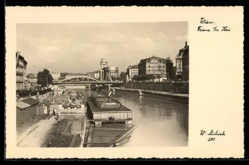 AK Wien, Franz-Josefs-Kai mit Brücke und Schiff