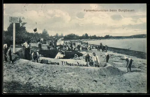 AK Ostseebad Niendorf, Ferienkolonisten beim Burgbauen