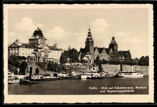 AK Stettin, Blick auf Hakenterrasse, Museum und Regierungsgebäude