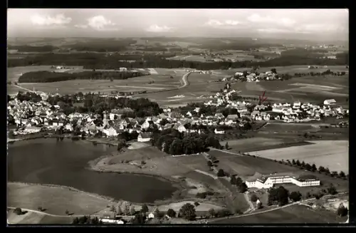 AK Kisslegg i. Allgäu, Luftaufnahme, Kneippkuranstalt Haus Loreto, See