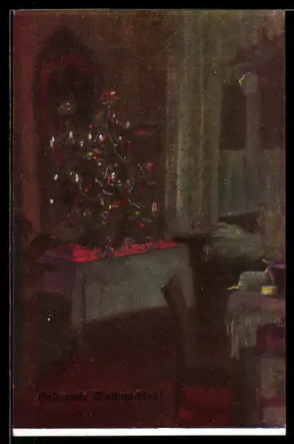 Künstler-AK Weihnachtsbaum steht auf einem Tisch in einem dunklen Raum