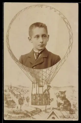 Foto-AK Knabe im Ballon-Passepartout
