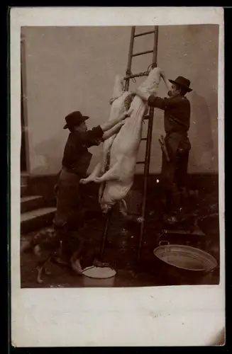 Foto-AK Fleischer bei der Arbeit