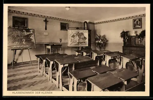 AK Wasserburg am Inn, Erziehungs-Institut der Englischen Fräulein, Klassenzimmer der Kleinen, Innenansicht
