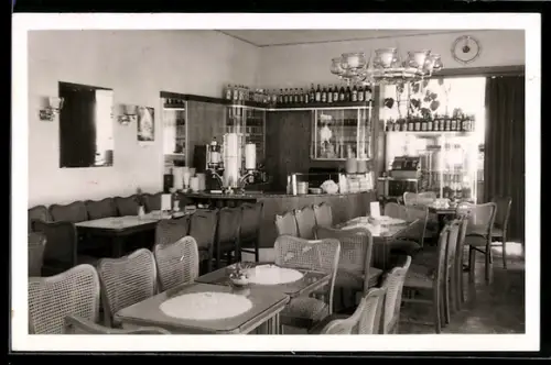 AK Neu-Isenburg b. Ffm., Konditorei-Cafe Ernst, Bahnhofstrasse 181, Innenansicht