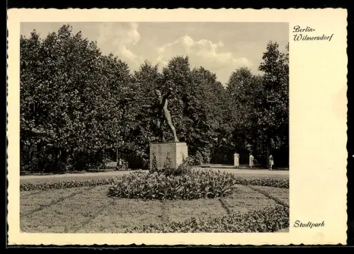 AK Berlin-Wilmersdorf, Denkmal im Stadtpark