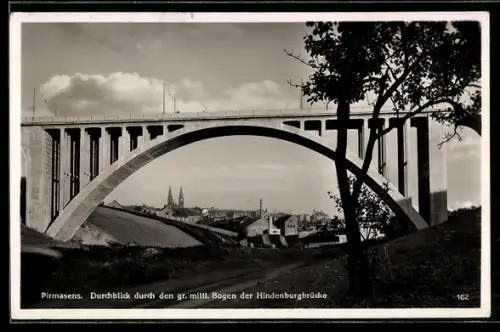 AK Pirmasens, Durchblick durch den gr. mittl. Bogen der Hindenburgbrücke