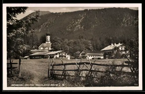 AK Jachenau /Bayer. Hochland, Kirche, Bauernhäuser, Berglandschaft