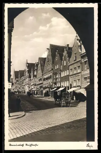 AK Donauwörth, Blick durch einen Torborgen auf die Reichsstrasse