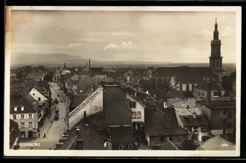 AK Offenburg, Stadtansicht mit Kirche und Hauptstrasse
