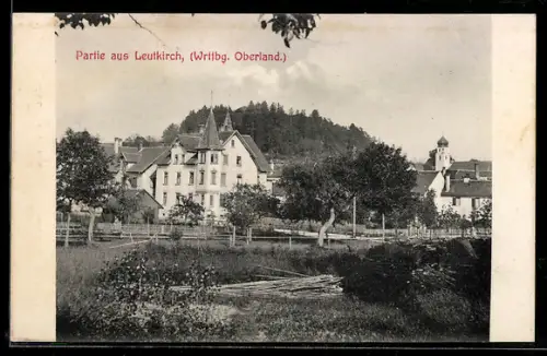 AK Leutkirch /Wrttbg. Oberland, Ortspartie mit Kirche