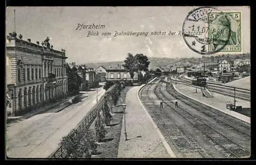 AK Pforzheim, Blick vom Bahnübergang nächst der Reichspost