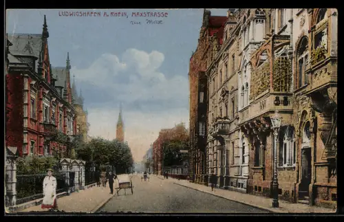 AK Ludwigshafen a. Rhein, Maxstrasse, Blick zur Kirche