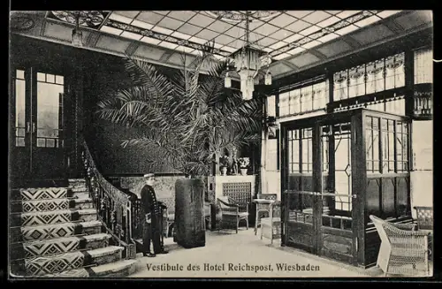 AK Wiesbaden, Vestibule des Hotel Reichspost