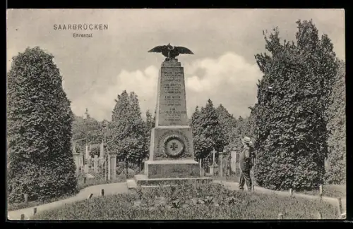 AK Saarbrücken, Ehrental, Kriegerdenkmal mit Eisernem Kreuz