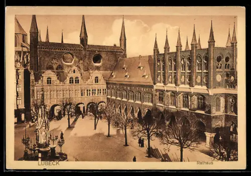 AK Lübeck, Rathaus mit Brunnen