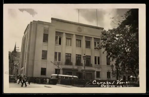 AK Caracas, El Gobierno