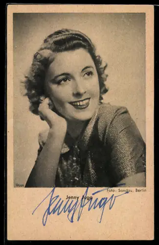 AK Schauspielerin Jenny Jugo mit freundlichem Lächeln, Autograph