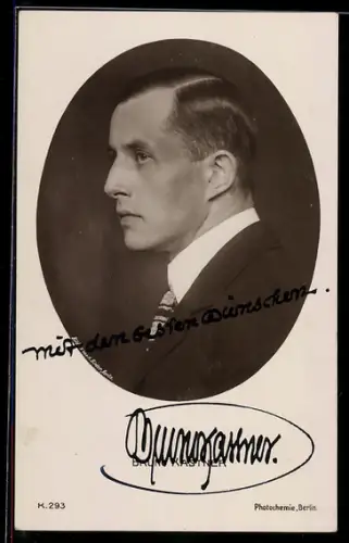AK Schauspieler Bruno Kastner im Anzug mit ernsten Blick, Autograph