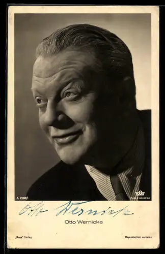 AK Schauspieler Otto Wernicke mit Schlips im Jackett, Autograph