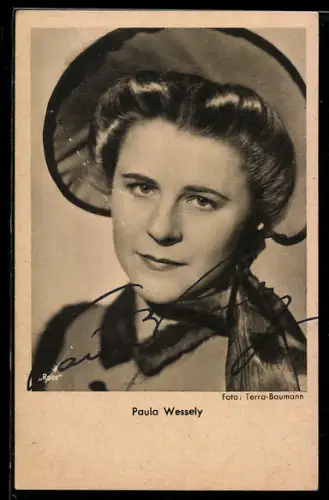 AK Portrait der Schauspielerin Paula Wessely mit Hut, Autograph