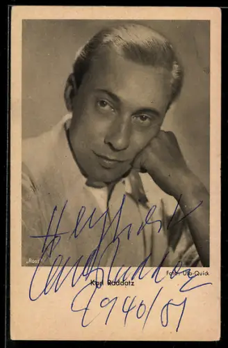 AK Schauspielerin Karl Raddatz in nachdenklicher Pose, Autograph