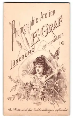 Fotografie E. Graf, Lüneburg, Stintmarktstr. 16, Fächer mit dem Porträt einer Dame, Schmetterling