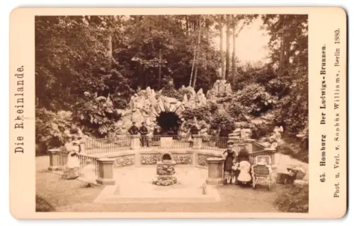 Fotografie Sophus William, Berlin, Ansicht Homburg /Rheinland, Der Ludwigs-Brunnen