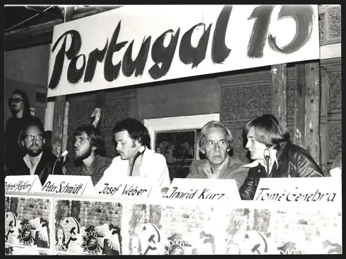 4 Fotografien Antifaschismus Demonstration gegen de Spínola Putschversuch in Portugal, Spurchbanner, Demo