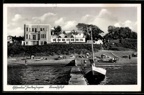 AK Henkenhagen, Blick vom Landungssteg auf das Strandschloss
