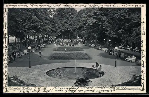 AK Kolberg, Frühkonzertplatz mit Kindern am Springbrunnen
