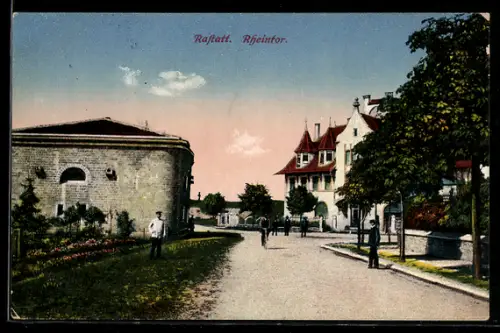 AK Rastatt, Strassenpartie am Rheintor