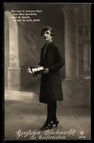 AK Mädchen mit Bibel und Rosen, Konfirmation