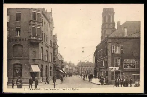 AK Hayange, Rue Marechal Foch et Eglise