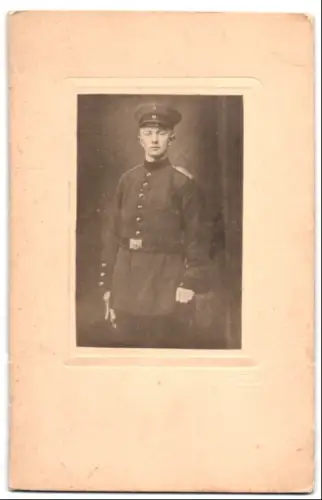 Fotografie A. Mohaupt, Oldenburg, Soldat Karl Meinen in Uniform mit Schirmmütze