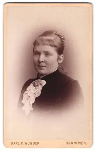 Fotografie Karl F. Wunder, Hannover, Friedrichstrasse, Porträt einer Dame