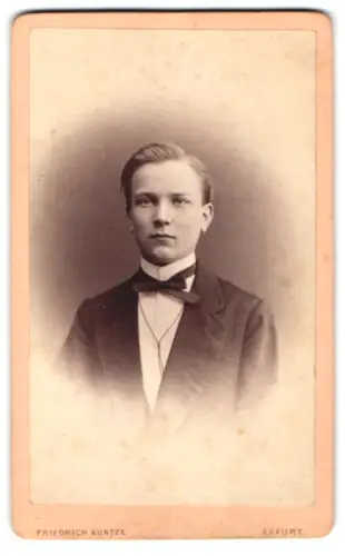 Fotografie Friedrich Kuntze, Erfurt, Anger 51, Porträt eines jungen Mannes