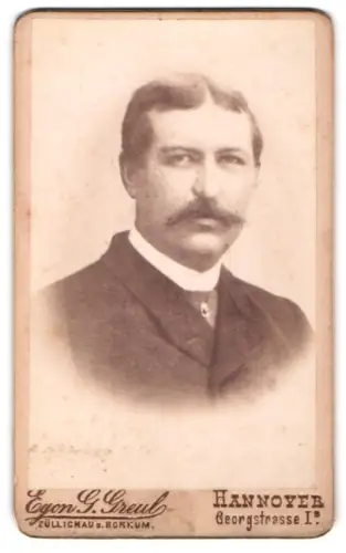 Fotografie Egon G. Greul, Hannover, Georgstrasse 1, Porträt eines Mannes