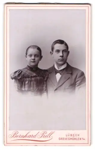 Fotografie Bernhard Prill, Lübeck, Breitestrasse 97, Geschwister-Porträt