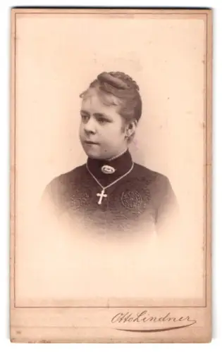 Fotografie Otto Lindner, Berlin, C. König-Strasse 30, Porträt einer Dame