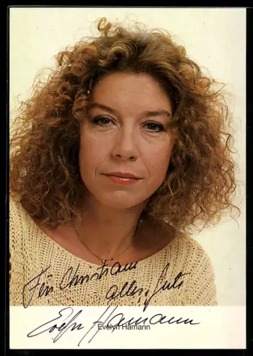 AK Schauspielerin Evelyn Hamann mit dezenter Halskette, Autograph