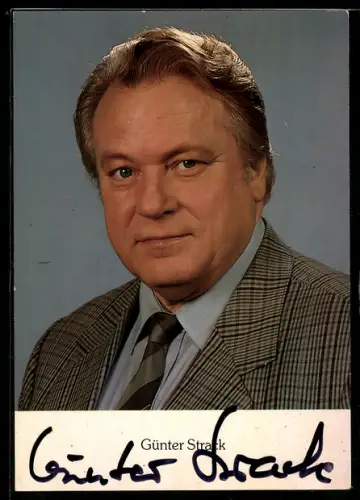 AK Schauspieler Günter Strack im karierten Anzug, Autograph