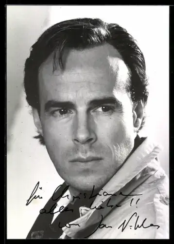 AK Schauspieler Jan Niklas mit ernstem Gesichtsausdruck, Autograph
