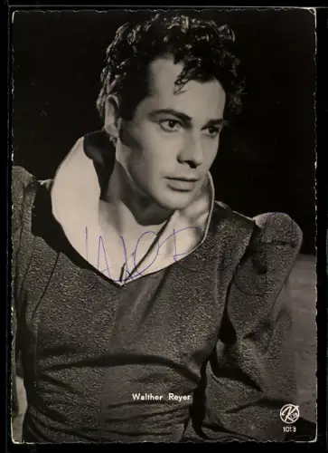 AK Schauspieler Walther Reyer im Kostüm, Autograph