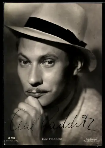 AK Schauspieler Carl Raddatz mit Panama-Hut, Autograph