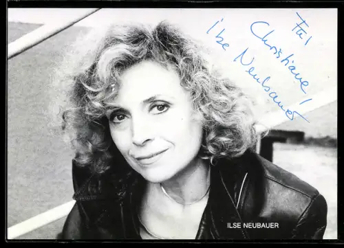 AK Schauspielerin Ilse Neubauer mit Lederjacke, Autograph