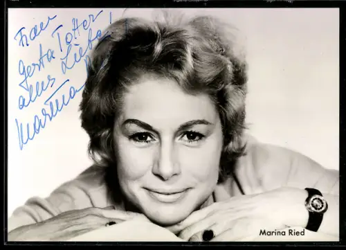 AK Schauspielerin Marina Ried mit freundlichem Lächeln, Autograph