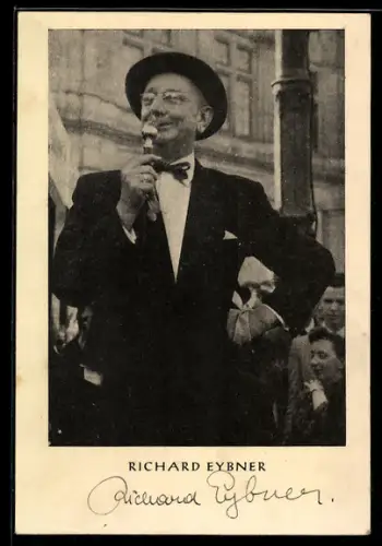 AK Schauspieler Richard Eybner im Anzug, Autograph