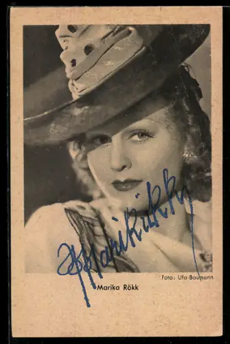 AK Schauspielerin Marika Rökk im Kostüm einer Filmrolle, Autograph